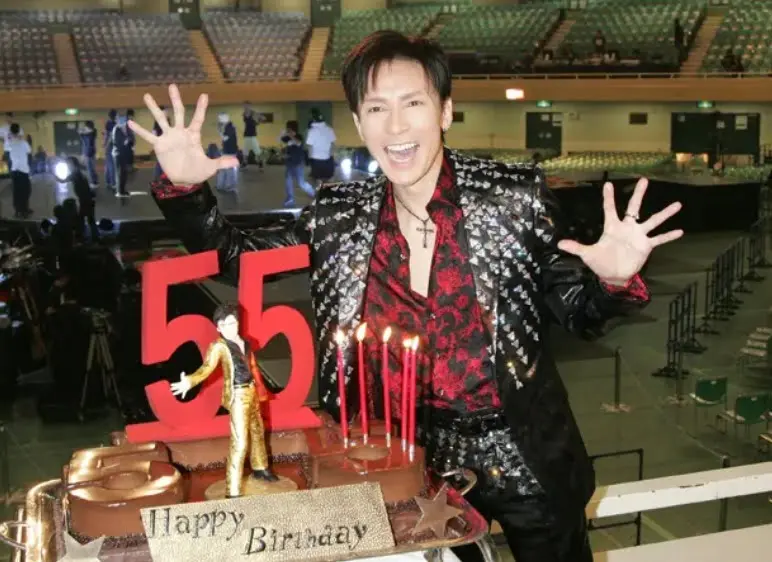 55歳の郷ひろみ